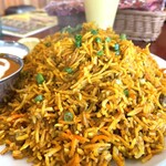 インドカレー スルチ - てんこ盛りさが伝わらない…