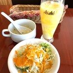 インドカレー スルチ - ビリヤニセットのサラダとスープとドリンク