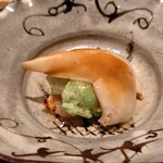 伯雲 - 枝豆で和えた白芋茎と石垣貝の炙り