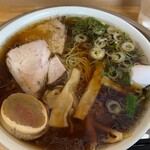 Ramen Takaraya - しょうゆラーメン 800円。