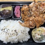 となりの惣菜屋 岩本 - 大ぶりなからあげは5個入り