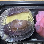 となりの惣菜屋 岩本 - 備え付けの茄子の煮浸しは、さっぱりしていて美味しかった。