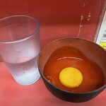 ラーメン二郎 - 生卵