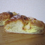 ブーランジェリー メゾン ユキ - アーモンドを引き立てるクリーム