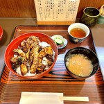 つじ村 - 天丼　味噌汁、香の物付き
