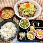 San Hamana - ランチの生姜焼き定食