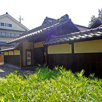 小布施 寄り付き料理 蔵部 - ランチタイムの蔵部と笹庭