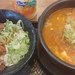 カルビ丼とスン豆腐専門店 韓丼 - 牛すじスン豆腐+ミニカルビ丼　1,050円