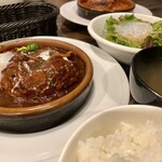 DINING SHU - 煮込みハンバーグランチ