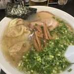 Kouyamembou - 雲呑麺三個900円