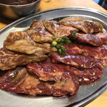 大阪焼肉 ホルモン ふたご - 和牛カルビ、ハラミ