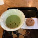 六角茶房 - 抹茶とお饅頭
