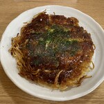 Sachi - 府中焼き 肉玉そば　麺半分