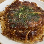 Sachi - 府中焼き 肉玉そば　麺半分