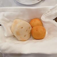 リストランテオガワ - フォカッチャ&トマトパン