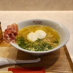 黄金の塩らぁ麺 ドゥエイタリアン - 