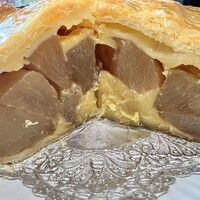 ポム・ダダン - 伝統のアップルパイ（ホール）