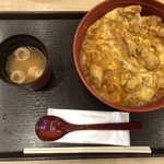 Tori Ryouri Hokkoriya - 炭焼鶏の親子丼 800円