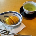 Nihon Ryouri Sazanka - デザート、お茶