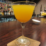 ザ・バー１９８０ - 生のほうずきを使ったカクテル