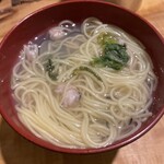 地酒と貝料理 海鮮浜焼き 浜や - 〆のラーメン　貝出汁