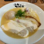 らー麺 ひとしお - 味玉チャーシューうまみ鶏白湯ラーメン