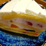 銀座コージーコーナー - 苺のフルーツケーキ