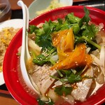 刀削麺 西安飯荘 - 