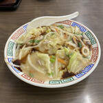 角屋食堂 - ウスターソースとコショウ