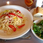 トラットリア マルーモ - TRATTORIA Maruumo 台場店 本日のパスタランチA ずわいがにとパプリカのにんにく風味 1,000円