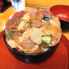 Sandaimetakuboshiyokudou - こぼれ海鮮丼（2000円）