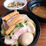 Raxamentakeshi - 特製濃厚つけ麺醤油大盛、チャーシュー丼