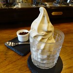 カフェ ロストロ - 自家製コーヒーソフトクリーム(レギュラー)