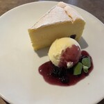 Nene goose cafe - スフレチーズケーキ。フワサクで美味しかったです。