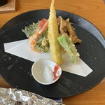 猿倉温泉 - 天ぷら（真ん中にあるのが根曲り筍）