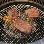 Yakiniku Tonri - 