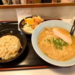 Dosanko - 2023年７月　みそラーメン半炒飯セット（1050円）