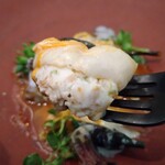 レヴォ - 〜赤烏賊〜赤烏賊の中にボタン海老を詰め、海老ソースと生山菜