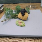 レヴォ - 〜虎魚〜おこぜのフライ、キャビアとアボカドソースを添えて