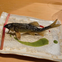 日本料理 丸しま - 見事な造形の鮎