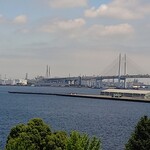 英一番館 - 大きな窓いっぱいに広がる景色　海とベイブリッジ…気分爽快 夜景もみたくなります