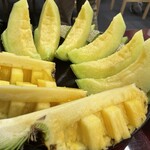 きみや  - デザートは、パインとメロン。