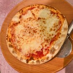 サイゼリヤ - マルゲリータピザ