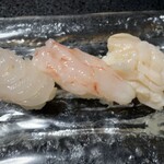 鮨よし - 富山湾寿司セットの白えび、甘エビ、ばい貝  毎回白えびに感動する