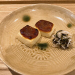 蕎麦 ろあん 湯村 - 蕎麦前三皿目（甘海老の味噌が乗った豆腐と新生姜）