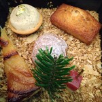 レヴォ - 〜焼き菓子〜ゴマのフィナンシェ、シューアイス、ムースタルト、アップルパイ