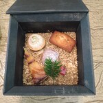 レヴォ - 〜焼き菓子〜ゴマのフィナンシェ、シューアイス、ムースタルト、アップルパイ