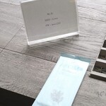 レヴォ - 2023.7待合室にて（携帯電波が弱いので無料WiFi、ひのきの香りがするおしぼり）