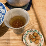 蕎麦 ろあん 湯村 - 蕎麦の実たっぷりの蕎麦茶と蕎麦粉を固めた甘味