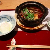 京懐石 美濃吉 そごう千葉店 - 特選霜降り和牛と松茸のすき焼き、淡路玉葱、九条葱、水菜、豆富